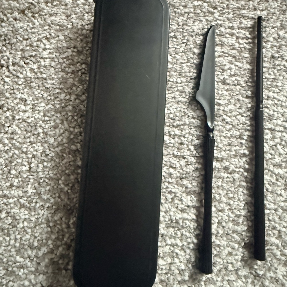SHEIN Elegant Black Travel Dining Set with Chopsticks - Picture 4 of 5